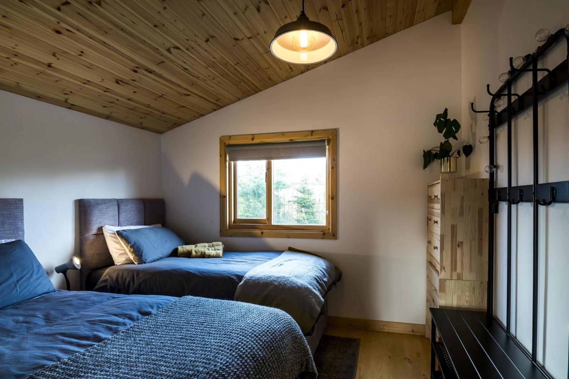 Fern Lodge - 2 Bedroom Log Cabin - Saint Florence - Tenby 외부 사진
