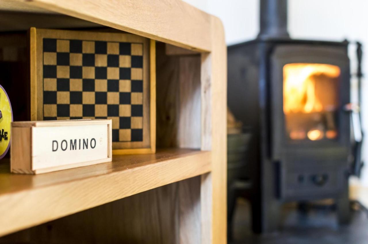 Fern Lodge - 2 Bedroom Log Cabin - Saint Florence - Tenby 외부 사진